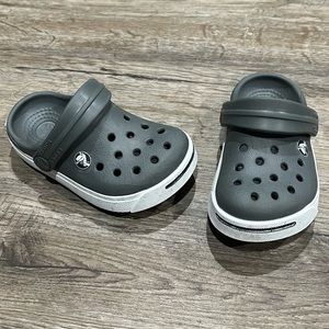 Toddler Crocs, Gray size 4